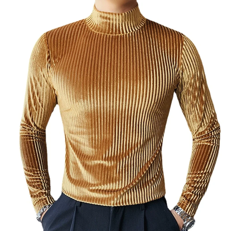 Summer Clothing Trends For Men 2026 - Nuova T-shirt in Velluto Dorato 2026
