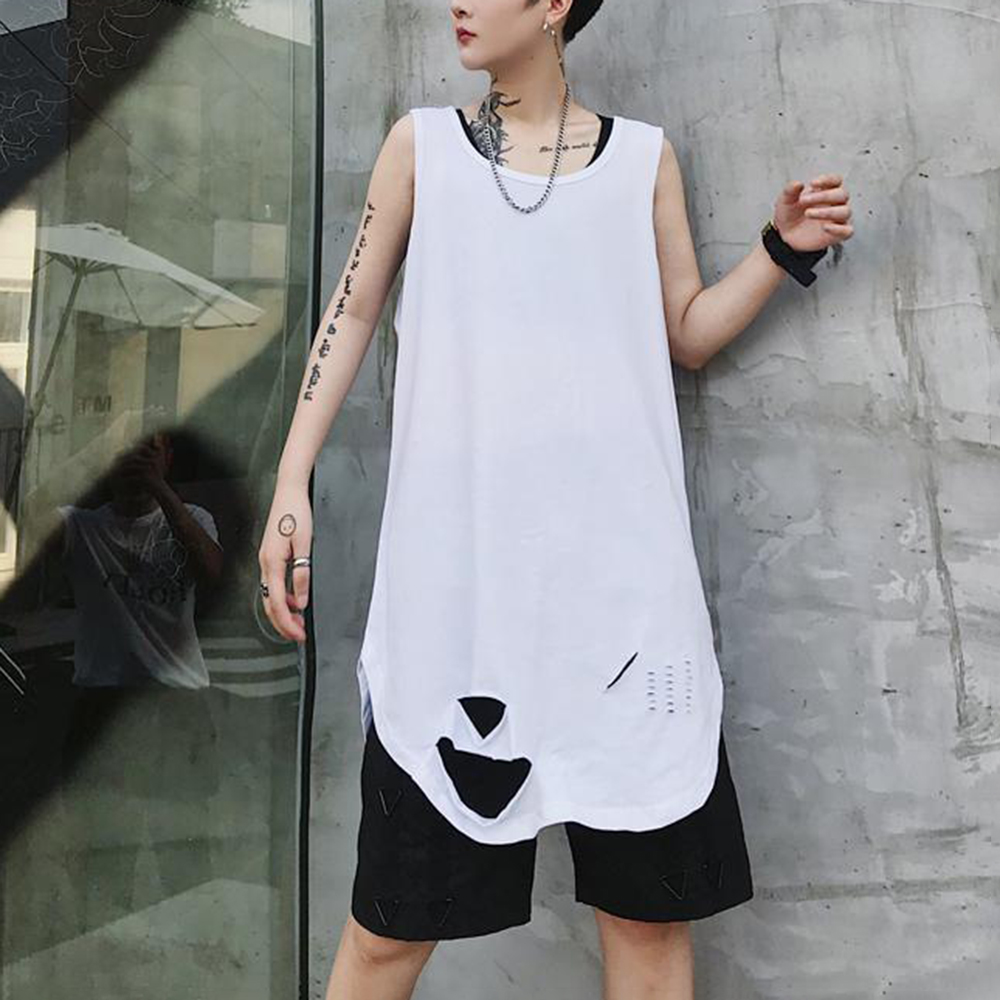 Canotta da Uomo Nera Strappata - Summer Clothing Trends For Men 2026 recensione e prezzo