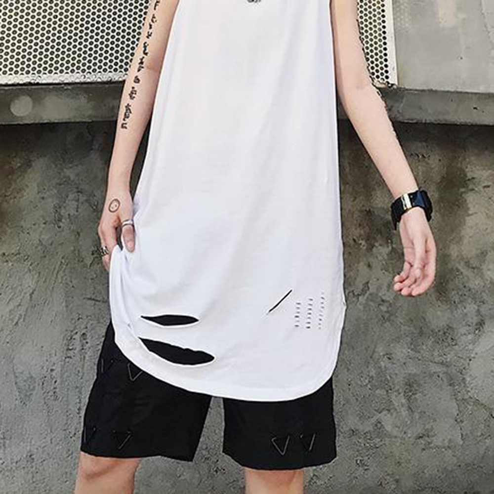 Canotta da Uomo Nera Strappata - Summer Clothing Trends For Men 2026 recensione e prezzo